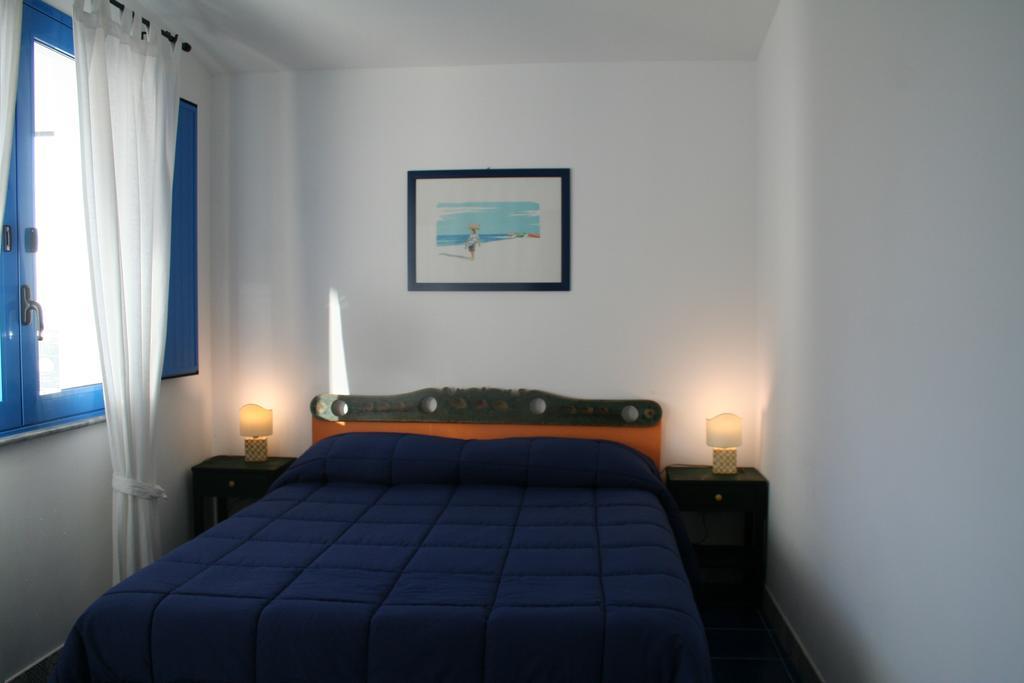 Dreibettzimmer mit Gartenblick